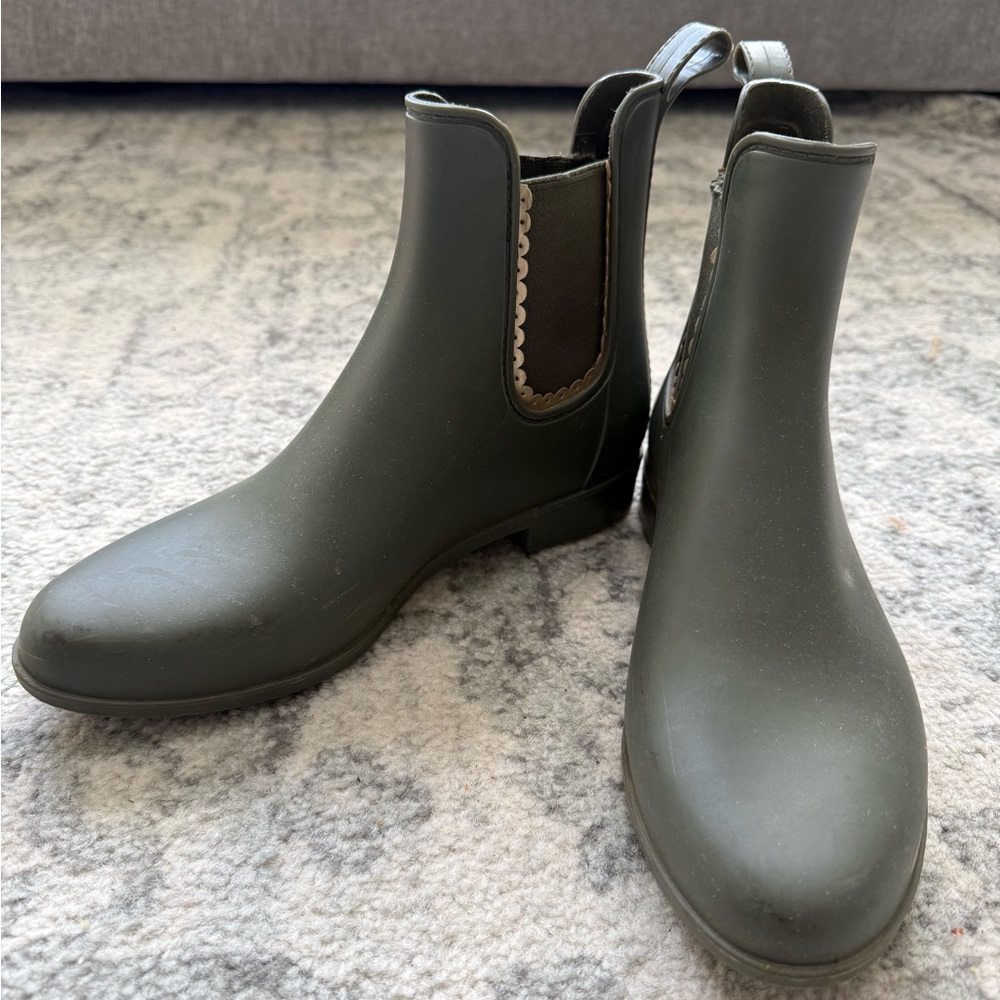 Stylish Green Women's Chelsea Boots - Picture 3 of 3